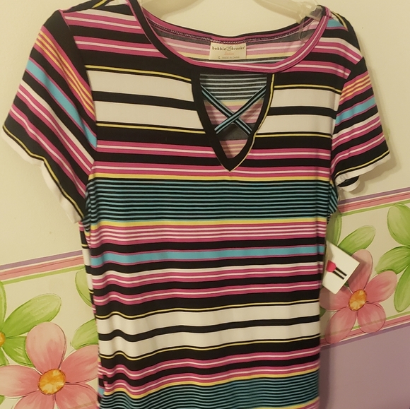 Shirt - Picture 2 of 3